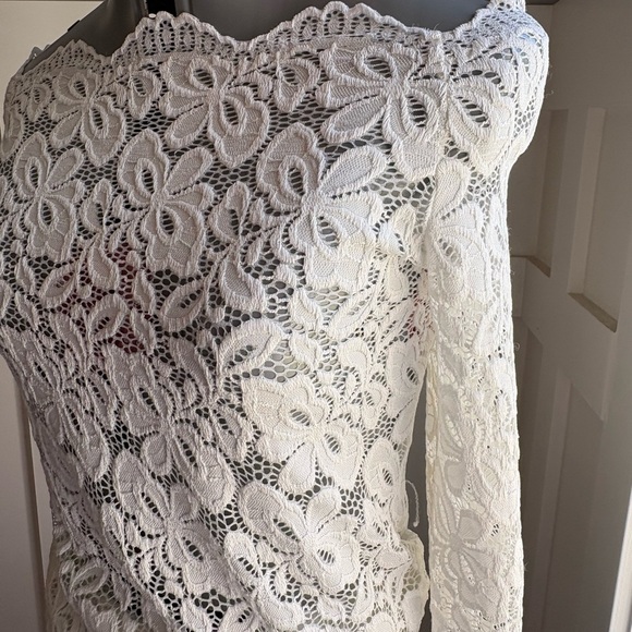 White Lace Top Size Large - Picture 2 of 5